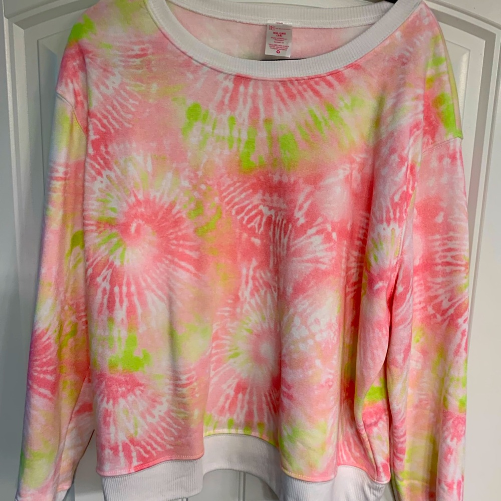 NWNT NOBO XL Jr (19) cropped multi colored sweatshirt.